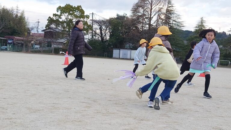 みんな遊び『しっぽ取り』